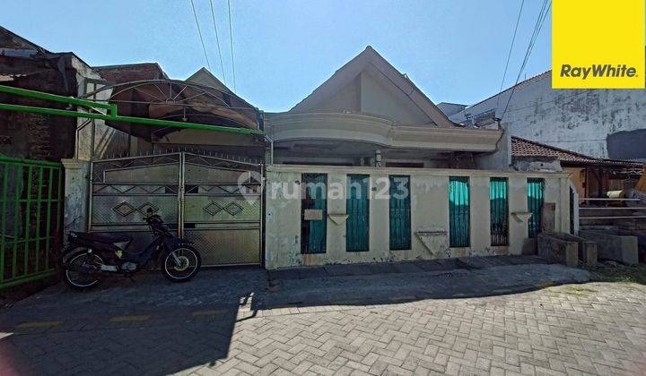 Dijual Rumah SHM di Lebak Indah Utara Surabaya 1