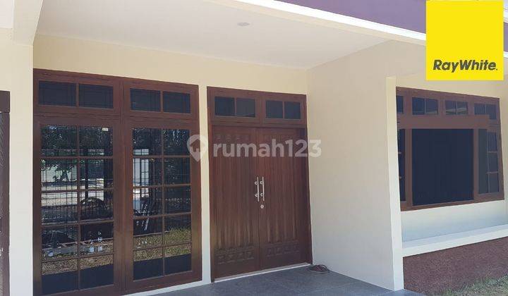 Dijual Rumah SHM di Darmo Harapan Utara Surabaya 1