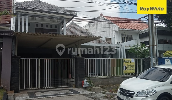 Rumah 2 lantai Disewakan di Jl Porong Surabaya Pusat 1
