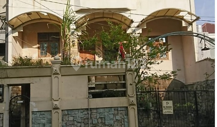 For Sale 3-Story House in Klampis Aji Tengah Surabaya 1