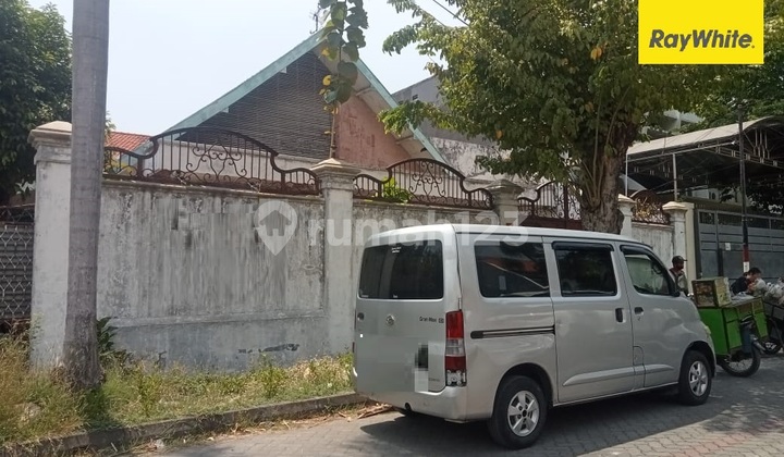 Dijual Rumah SHM di Jl Lompo Batang Petemon Surabaya Pusat 1
