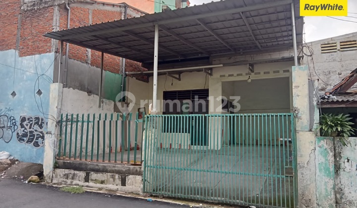 Disewakan Rumah di Jalan Petemon Surabaya Pusat 1