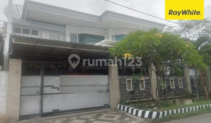For Sale: House on Kelud Petemon Street, Central Surabaya 1