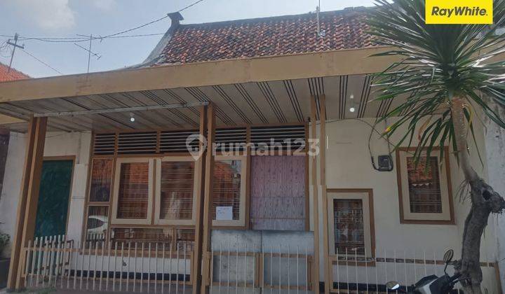 Rumah Disewakan di Jalan Plampitan Surabaya Pusat 1