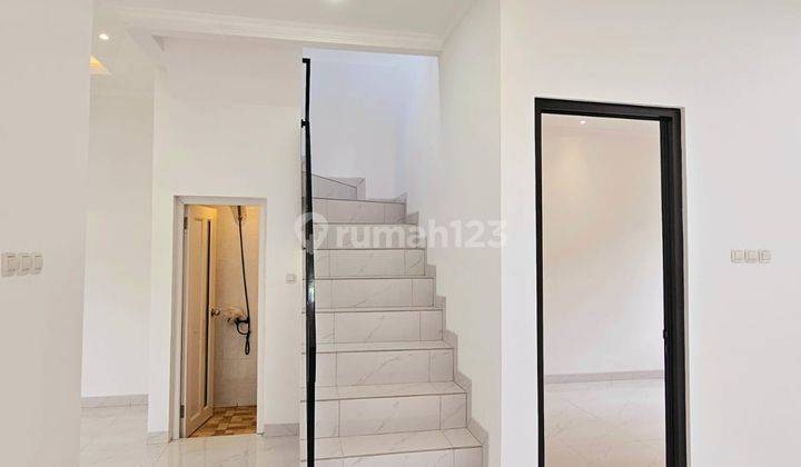 Rumah Baru Minimalis Modern di Bsd Vanya Park, Tangerang 2