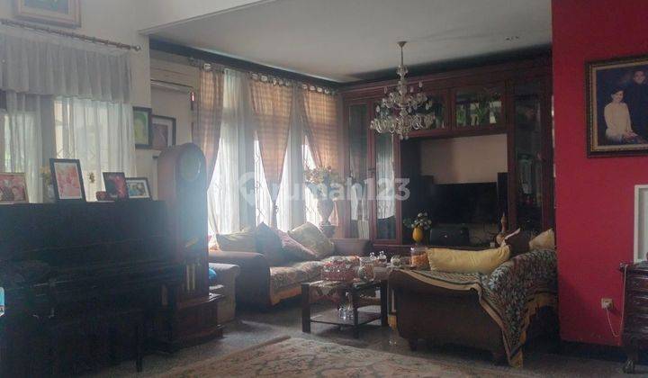 Di Jual Rumah Mewah  2 Lantai + Kolam Renang Kemang Pratama Bekasi 1