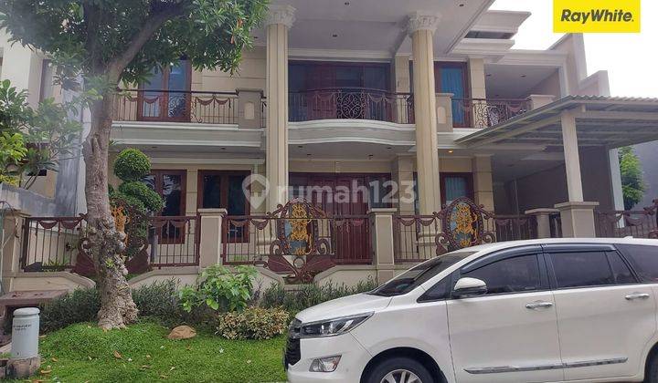 Dijual Rumah 2 Lantai SHM di Graha Family Surabaya 1