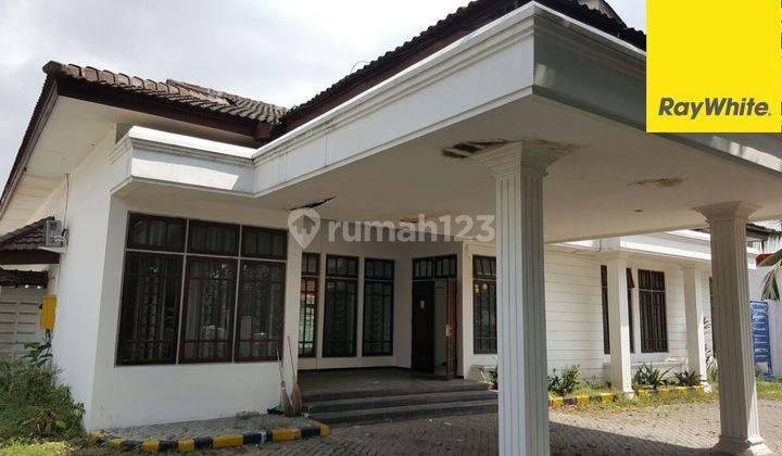 Disewakan Rumah 2 Lantai di Jalan Raya Jemursari Surabaya 1