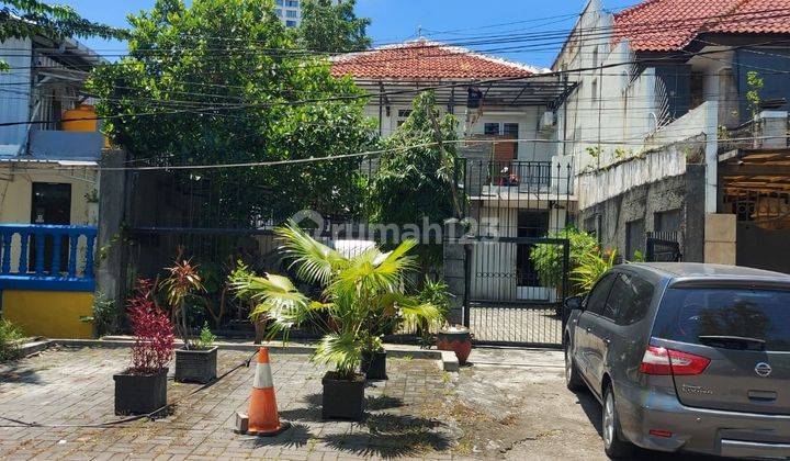 Dijual Rumah SHM Pusat Kota di Jalan Cempaka Surabaya 1