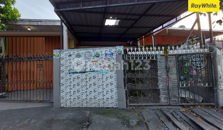 Dijual Rumah Hitung Tanah SHM di Nol Raya Wiyung Surabaya 1