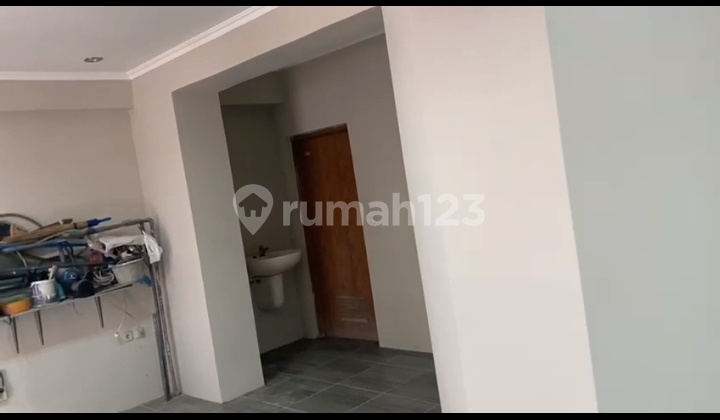 Strategis Ruko disewakan hanya 1lantai 3