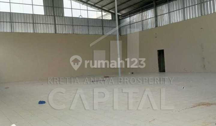 New Strategic Building Warehouse in Downtown Mainroad Moch Toha New Strategic Building Warehouse in Downtown Mainroad Moch Toha