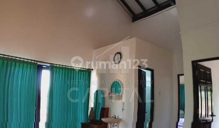 Villa 2 Lantai dengan Vibes yang Sejuk Nan Asri Bikin Nyaman di Istana Bunga Lembang Bandung Barat