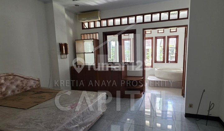 Ready-to-Live and Well-Maintained House in Gunung Batu, Bandung Ready-to-Live and Well-Maintained House in Gunung Batu, Bandung