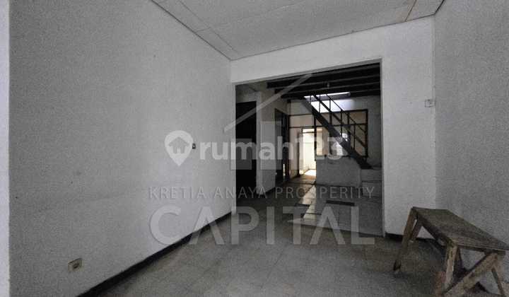 Rumah Hitung Tanah dengan Akses Jalan Lebar di Jalan Kembar Kota Bandung 2