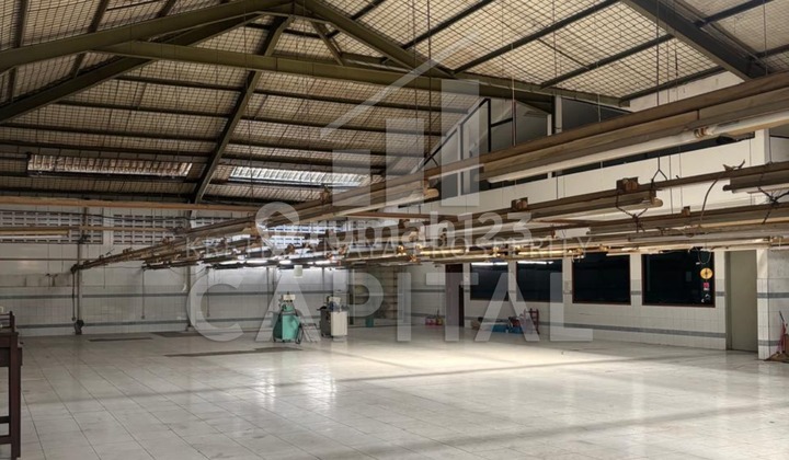 Ready-to-Use Clean and Spacious Warehouse and Office in Cijerah Wing