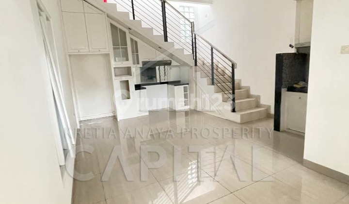 Murah Banget Rumah Bagus Terawat Semi Furnished di Arcamanik