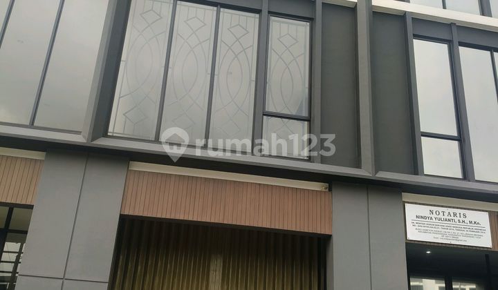 Strategic Shop House on Hampton Avenue – Suitable for Office & Business