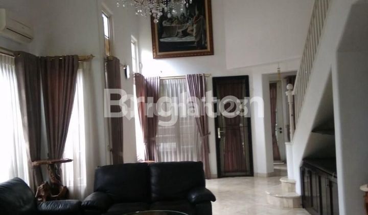 Rumah 2 Lantai Cluster Danau Biru Lippo Central Lippo Karawaci Central