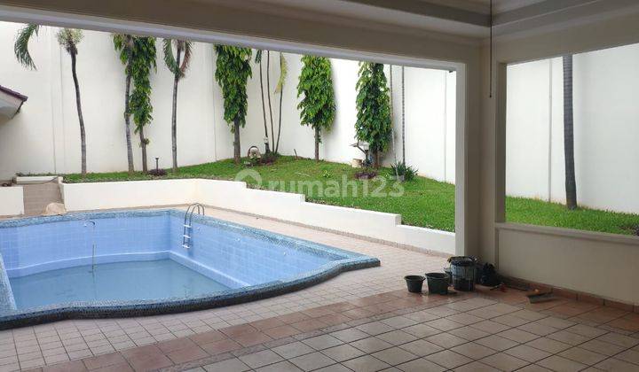 Rumah Mewah Siap Huni dengan Halaman Luas dan Pool @Cilandak 2