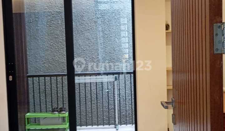 Rumah 3 Lantai di Menteng Jakrta Pusat SHM Siap Huni KT 3+2 KM 3+1 Surat SHM 2