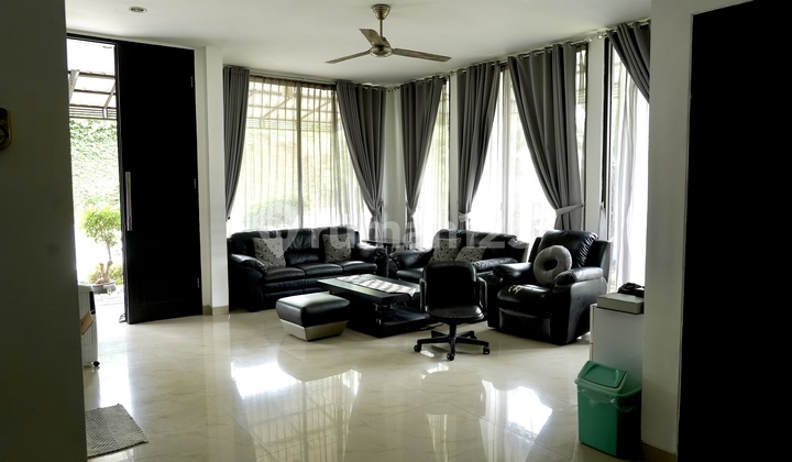 Rumah 2 Lantai Siap Huni dengan Hunian Nyaman dan Asri @Ciputat