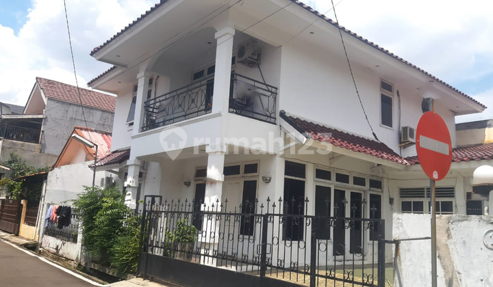 Rumah Siap Huni dengan Hunian Nyaman dan Asri di Ciputat