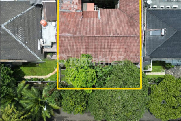 Rumah Hitung Tanah Luas dengan Lokasi Strategis @Jakarta Selatan