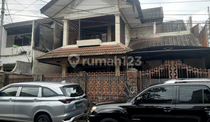 Rumah 2 Lantai Siap Huni Lokasi Strategis dan Asri @Kebayoran Baru, Jakarta Selatan