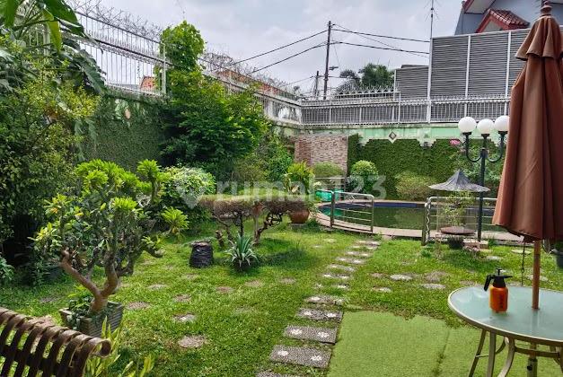 For Sale Luxury House with Spacious Land and Strategic Location @Tebet. 2