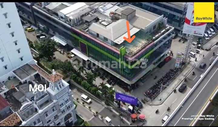 Building 4, 2000m2 floor area in KELAPA GADING, strategic location, rare opportunity, toll access. 2