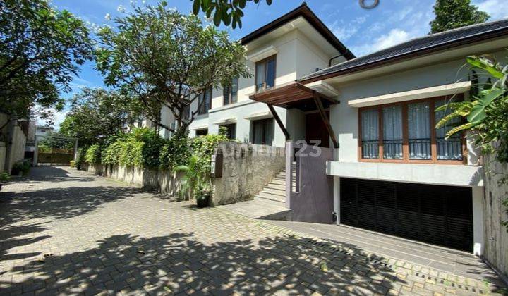 Rumah Siap Pakai Dalam Private Cluster di Kemang,private Poll 1