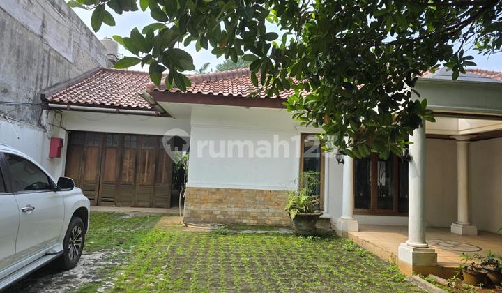 Rumah taman yg cocok utk keluarga besar yg mau tinggal bersama di daerah PEJATEN,JAKSEL