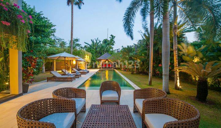 For Sale Luxurious 4 Bedroom Villa In Central Seminyak Near The Beach Perfect For Investment 2