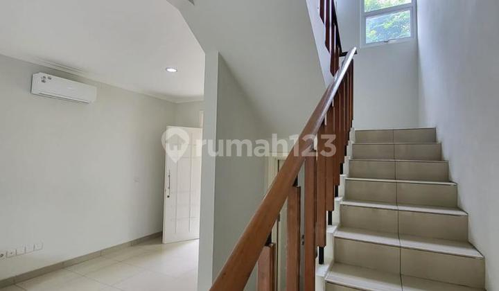 For Sale Ready-to-Occupy Hook House in Vernonia Cluster, Summarecon Bekasi 2