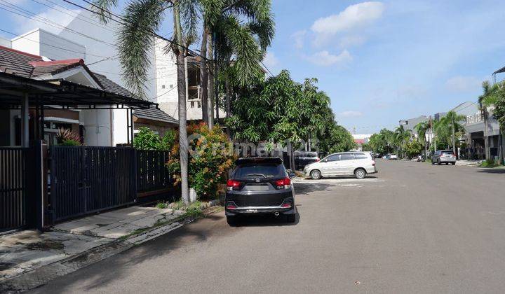 Rumah 1.5 Lantai Furnished di Cluster Aralia Harapan Indah Bekasi Dijual Murah 2