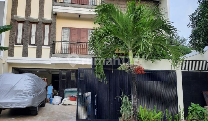 Rumah di Imperial Gading Kelapa Gading Dijual Murah