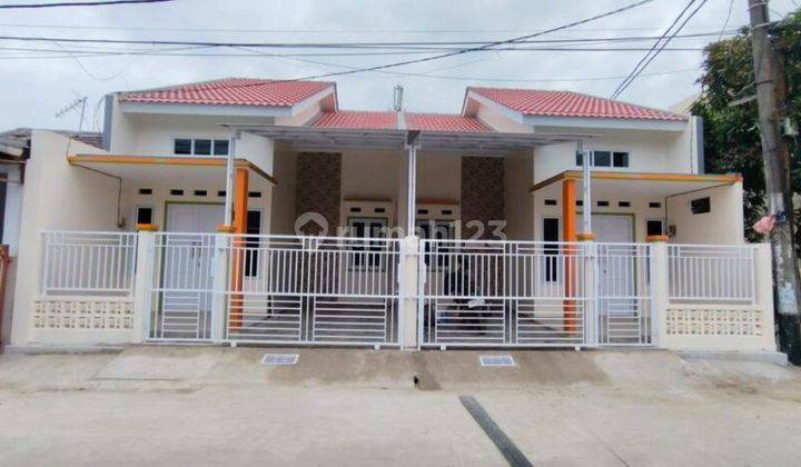 Rumah Gandeng Kondisi Baru Siap Huni Dekat Summarecon Bekasi

 1