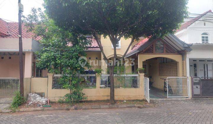 Rumah Depan Taman di Kemang Pratama Bekasi Dijual Murah

 1