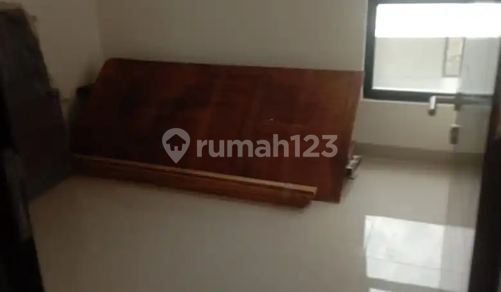 Dijual Cepat Rumah 2 Lantai di Tera Damai Bekasi 2