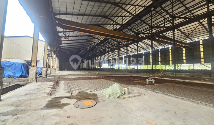 Affordable Ready-to-Use Warehouse with 10-Ton Crane Available in Tambun, Bekasi. Affordable Ready-to-Use Warehouse with 10-Ton Crane Available in Tambun, Bekasi.