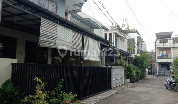 Quick Sale House in Pondok Hijau, No Flooding, East Bekasi.