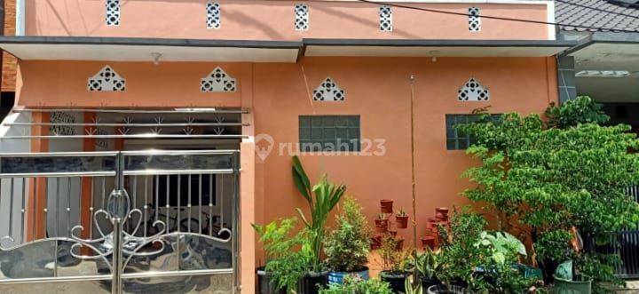 Dijual Cepat Rumah  Di Cikunir Mediterania Jatibening Bekasi

 1