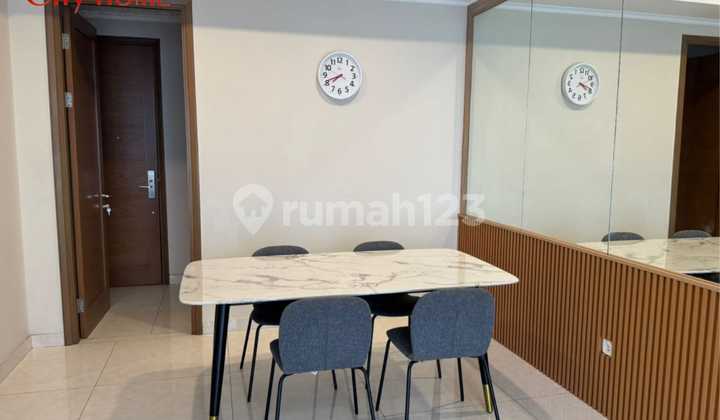 Dijual Cepat Apartemen Furnish Bagus, Luas 135m2, 3BR+