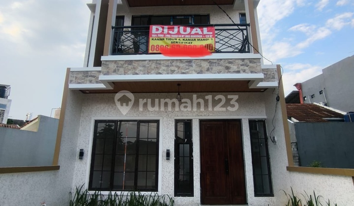 Dijual Rumah Siap Huni Bangunan Baru di Sentul City Area 2