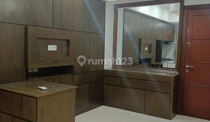 Di Sewakan Apartemen Royal Mediterania Residences Semi Furnished 1