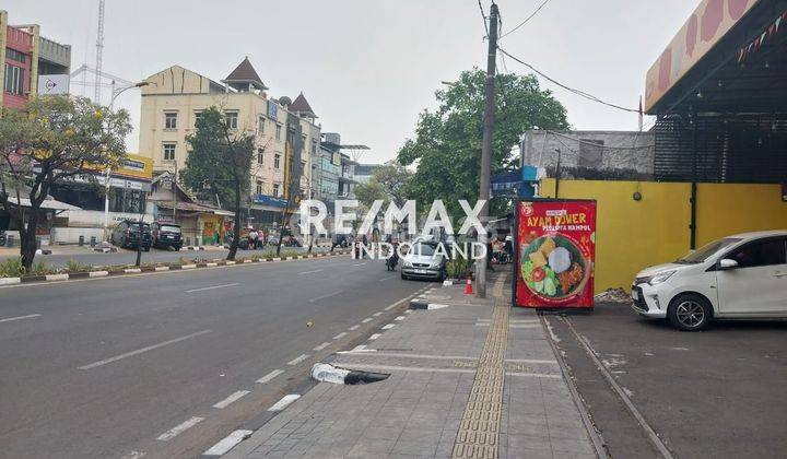 Jual Rumah Usaha Kost Strategis Di Pinggir Jalan 3,5 Lantai 2