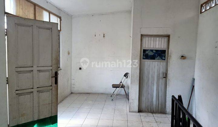 Ruko 2 Lantai Lokasi Strategis Pinggir Jalan Raya di Ciputat  3