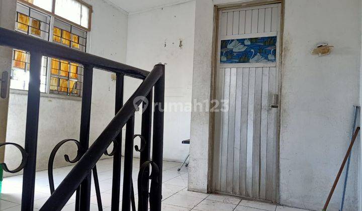 Ruko 2 Lantai Lokasi Strategis Pinggir Jalan Raya di Ciputat  4