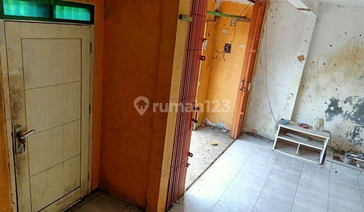 Ruko 2 Lantai Lokasi Strategis Pinggir Jalan Raya di Ciputat  1